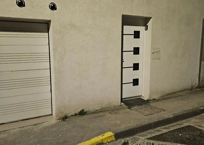 بيت ضيافة Studio Montry